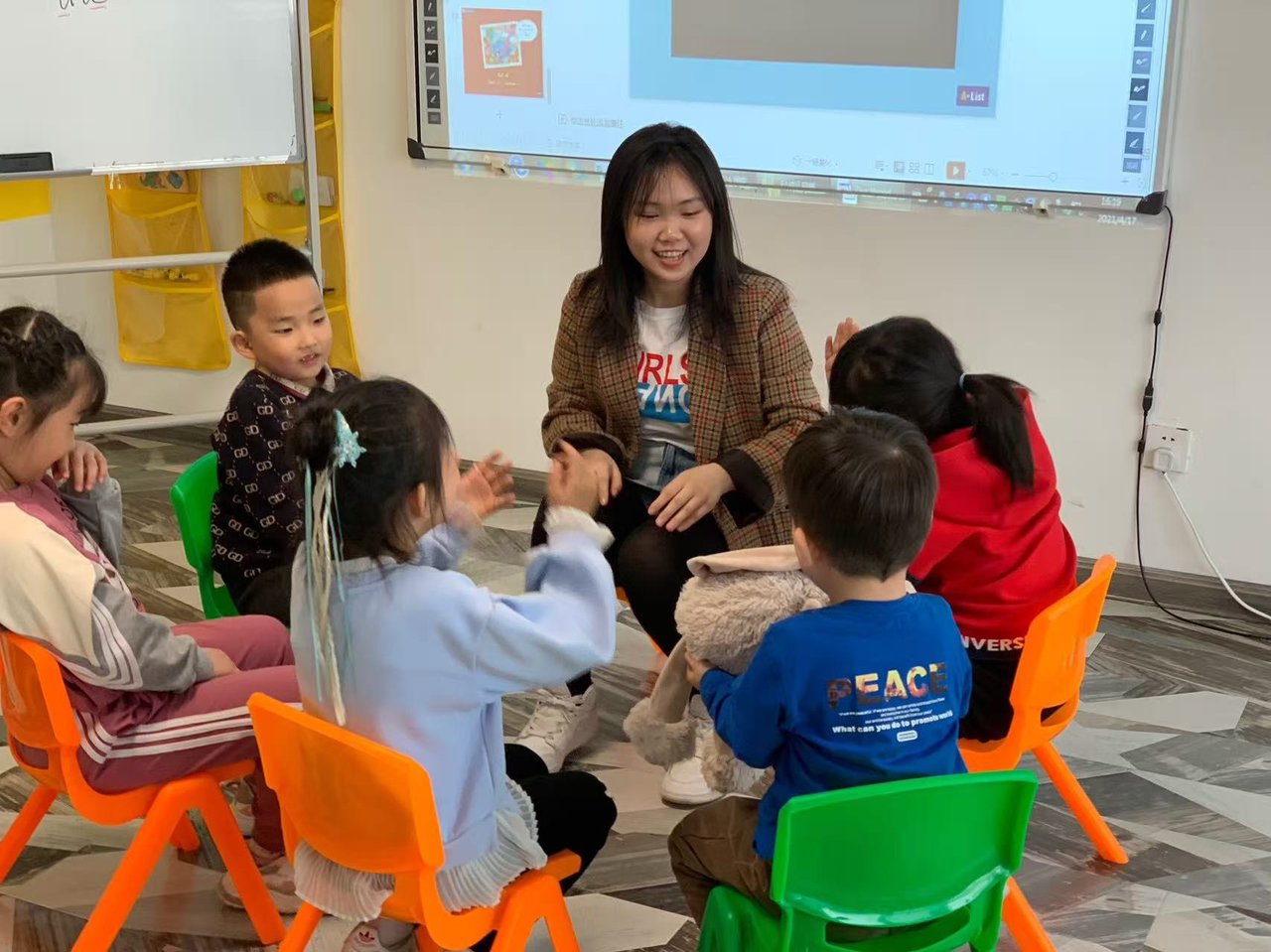 小龄互动 · 游戏化学英语